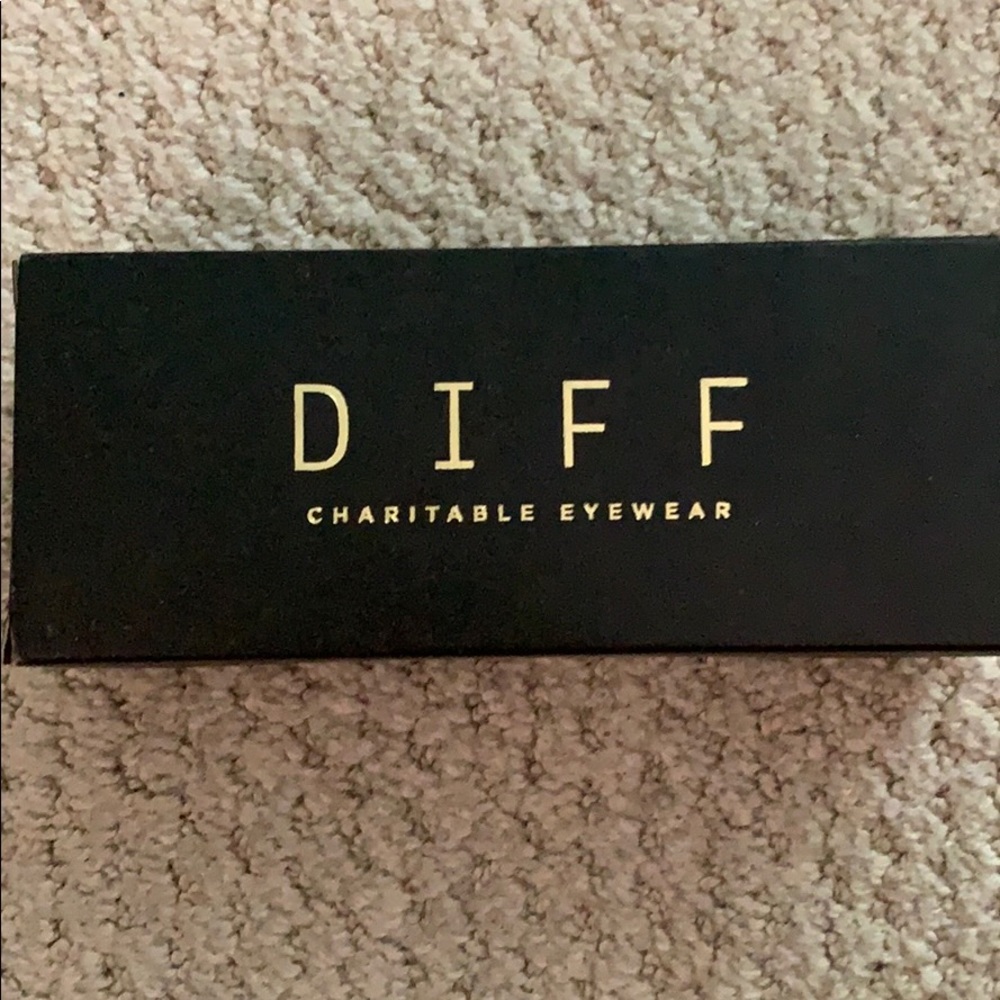 Diff Charitable Sunglasses - image 4